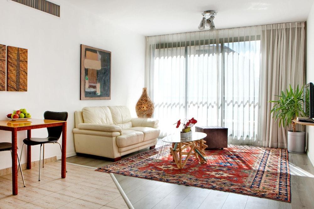 Master Mazeh Hotel