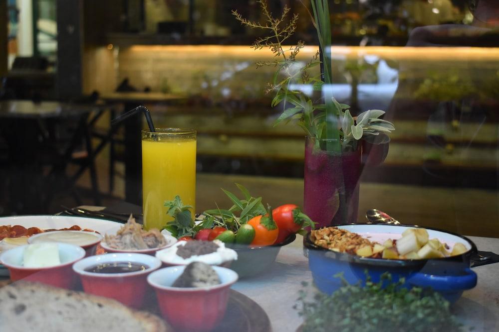 Master Mazeh Hotel
